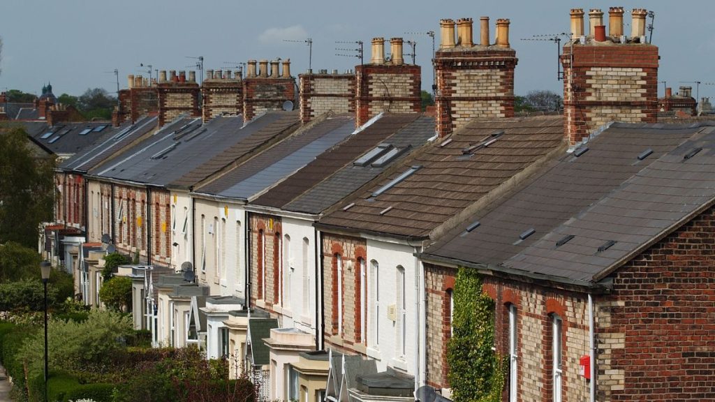 UK rental market slows as tenants hit ‘affordability ceiling’