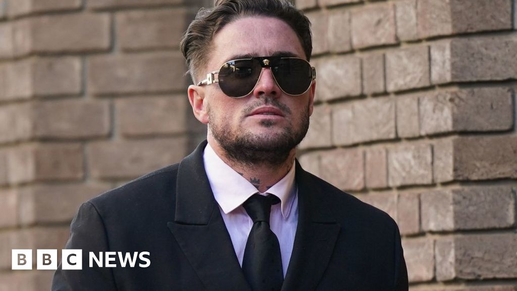 Stephen Bear made £22,000 from sex tape, court hears