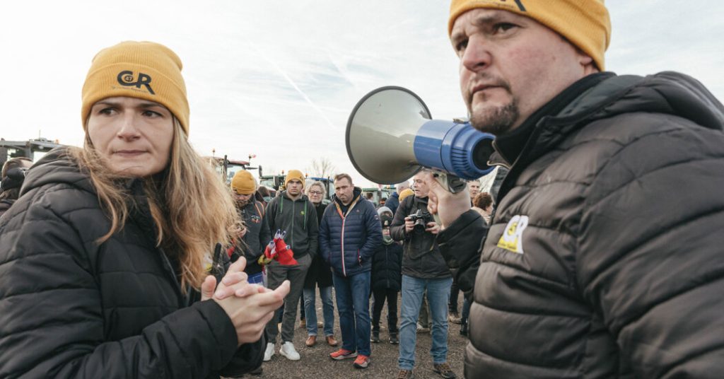 French Farmers Block Roads Around Paris in Growing Standoff