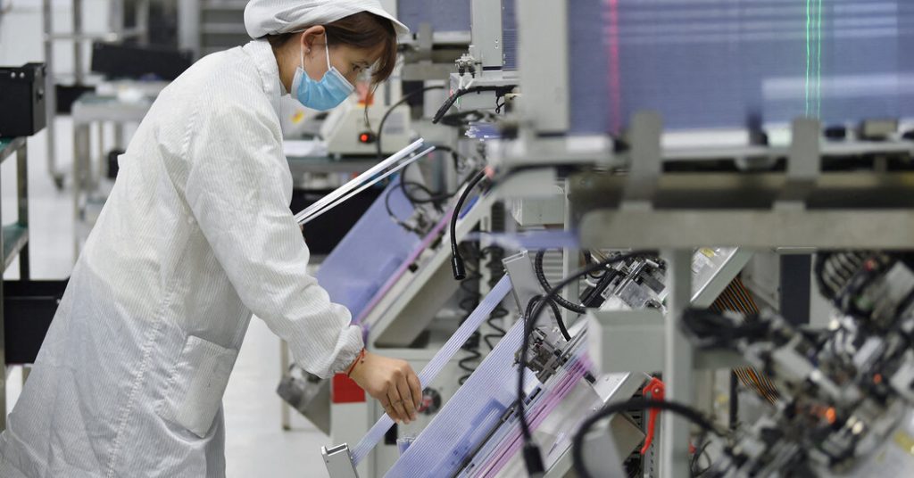 American Firms Invested $1 Billion in Chinese Chips, Lawmakers Find