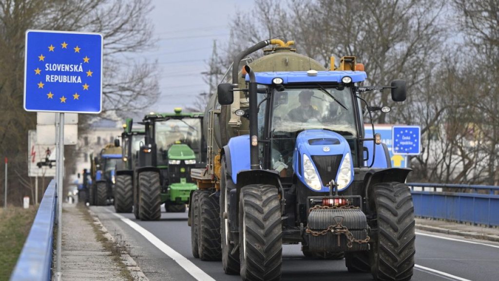 Farmers from 12 EU countries continue to protest agricultural policies