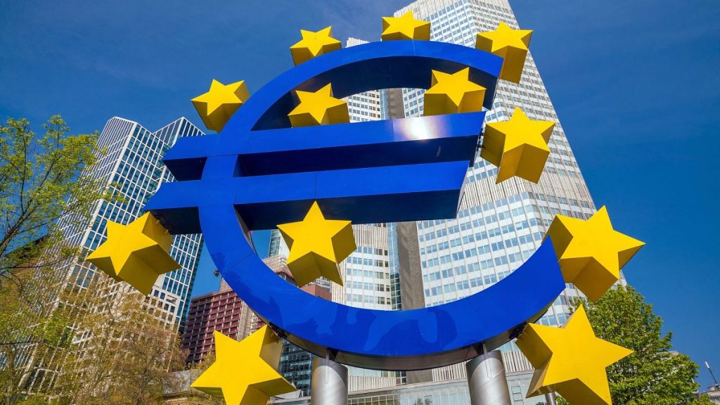 Services in the Eurozone rebound in February, but manufacturing contraction deepens