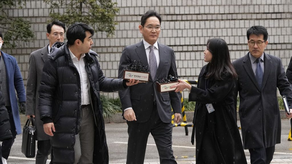 Samsung chief acquitted of financial crimes