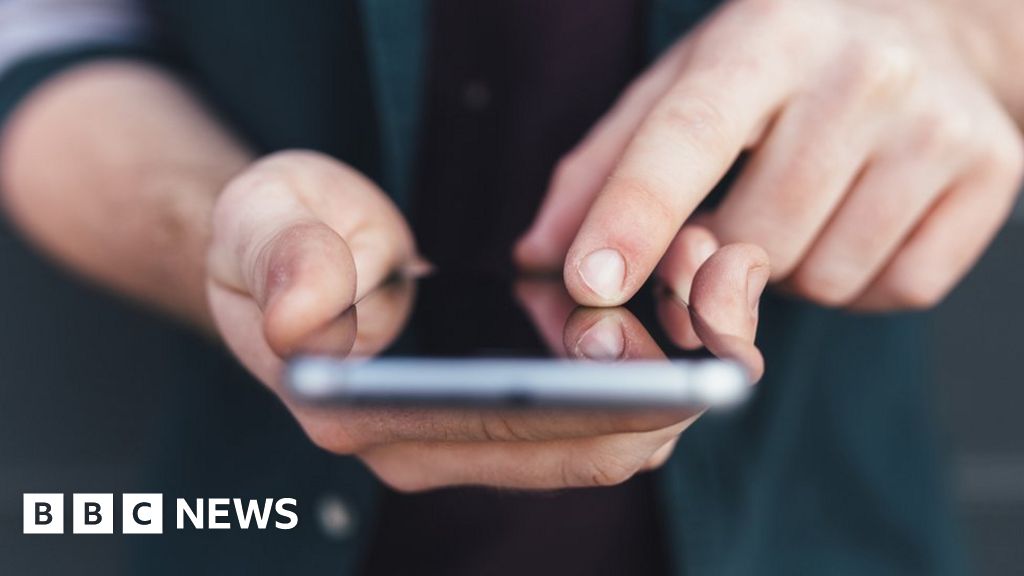 Suspected French thief caught after phone-drop fiasco