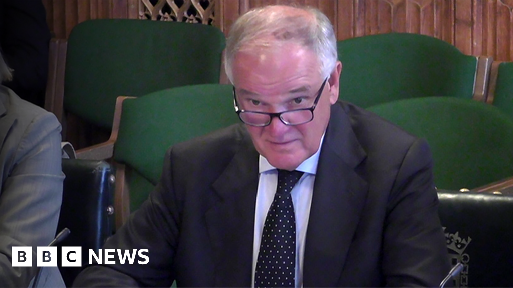 Henry Staunton: Ex-Post Office chair escalates compensation row