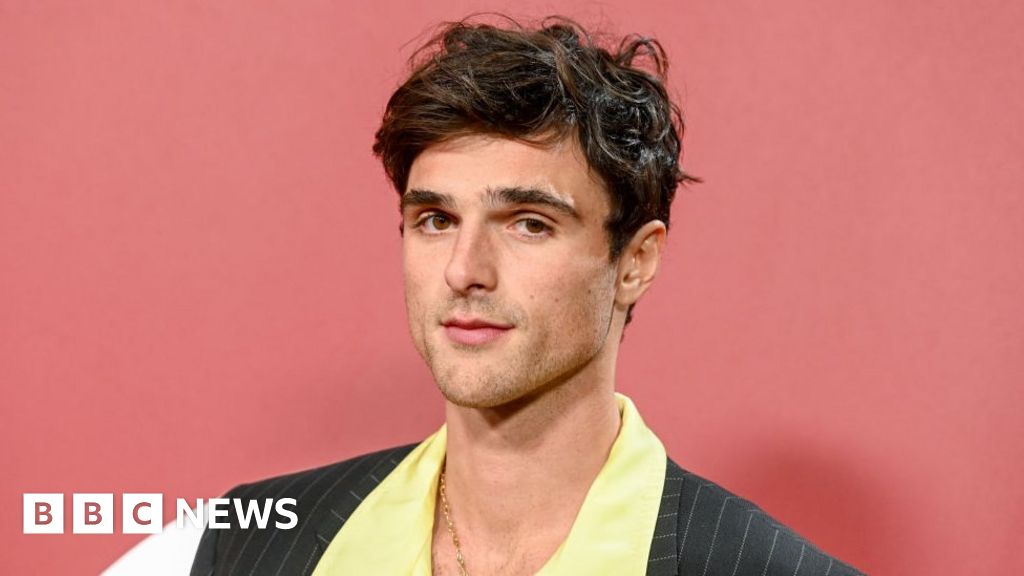Jacob Elordi accused of grabbing reporter's throat