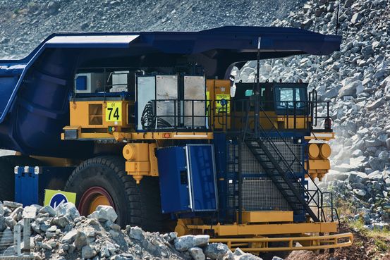 Amplats Plans Job Cuts as Profits Tumble