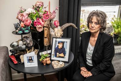 ‘Mama, doe normaal, ik ga niet dood hoor’, zei Carins zoon, maar dat ging hij wel