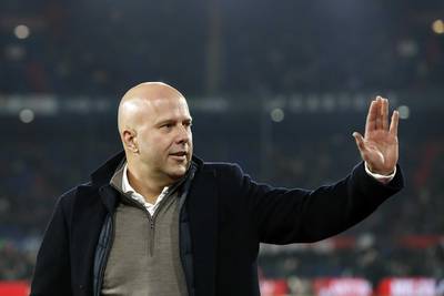 Arne Slaughter misses training ahead of Feyenoord Cup match, coach appears to be back fit in time