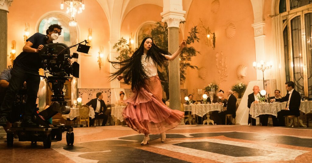 ‘Poor Things’ Choreographer Uses Dance to Tell the Story