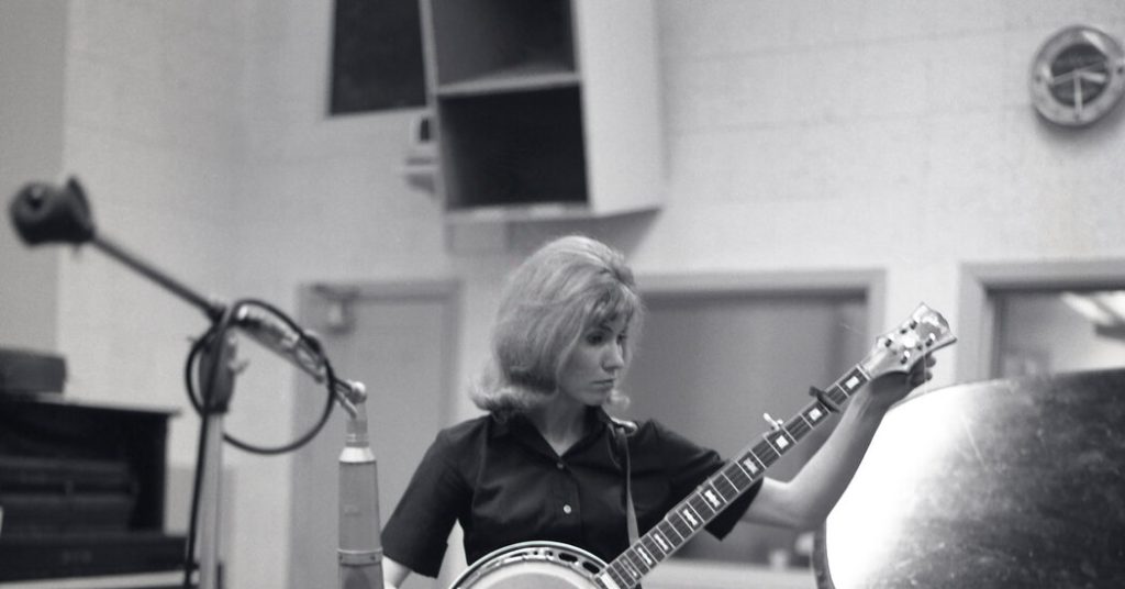 Roni Stoneman, Country Music’s ‘First Lady of the Banjo,’ Dies at 85