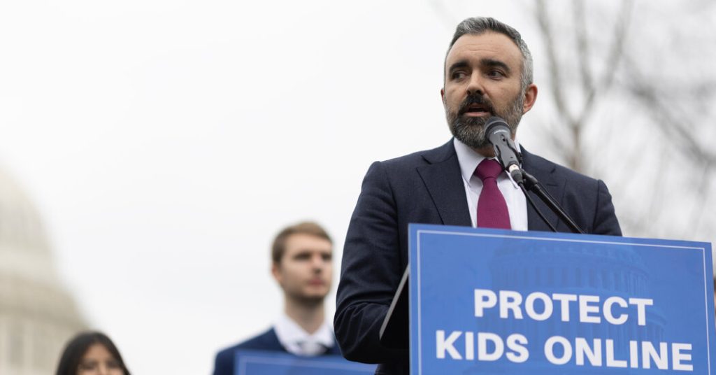 Instagram and Facebook Subscriptions Get New Scrutiny in Child Safety Suit