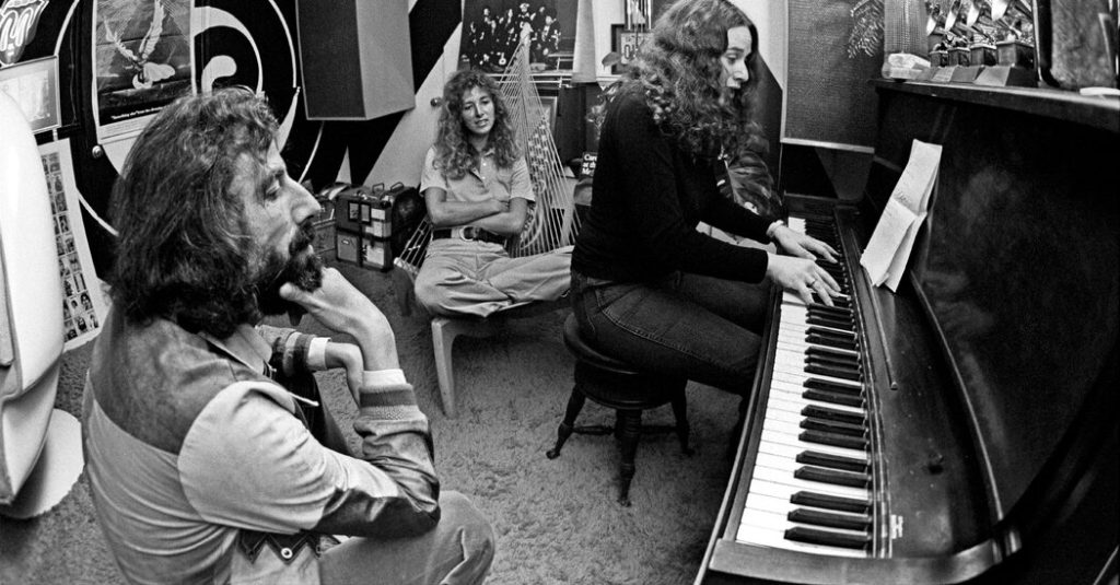 Toni Stern, Who Wrote Songs With Carole King, Dies at 79