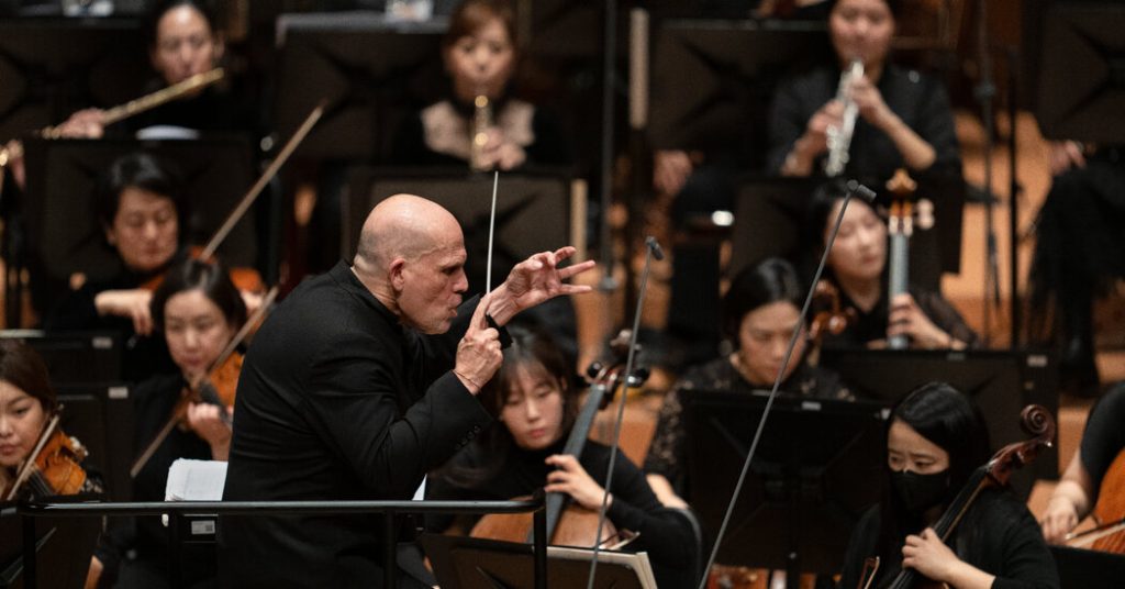Jaap van Zweden, New York Phil Maestro, Takes Podium in Seoul