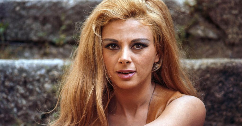 Sandra Milo, Who Had Star Turns in Fellini Films, Dies at 90