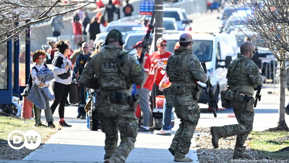 2 men charged over Kansas City Superbowl shooting – DW – 02/20/2024