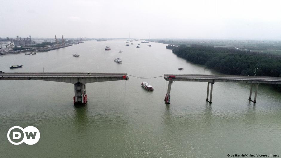 Cargo ship hits bridge in Guangzhou, killing 2 – DW – 02/22/2024