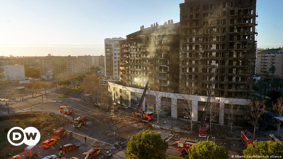 Valencia fire death toll rises to 10 as questions swirl – DW – 02/23/2024