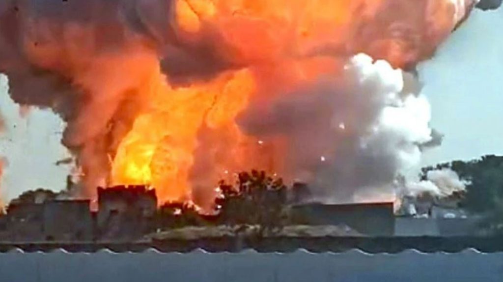 At least 11 dead in massive explosion at fireworks factory with blast felt 10 miles away and dozens injured in India – The Sun