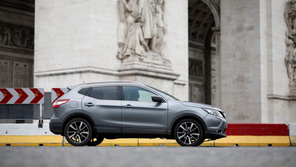 Paris votes to triple parking charges for some SUVs | World News