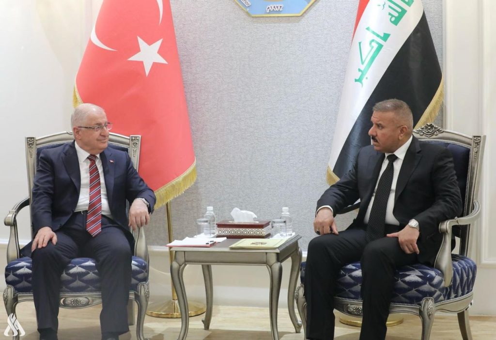 The Minister of Interior discusses with the Turkish Minister of Defense strengthening the security of the common border