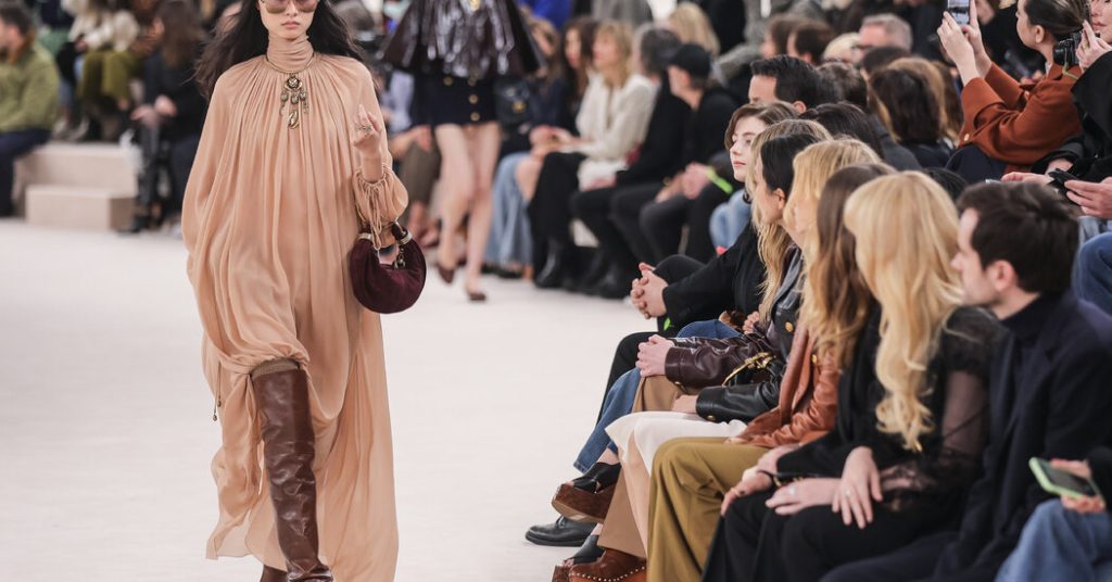 The Chloé Girl Makes a Return to Paris Fashion Week