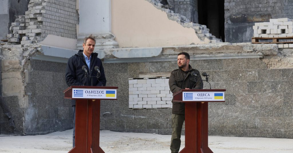 Russia Strikes Odesa During Visit by Zelensky and Greek Leader