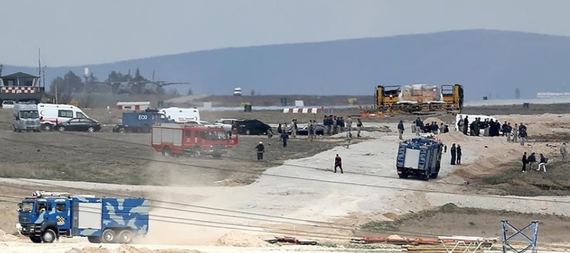 A Turkish training plane crashed and its pilot survived