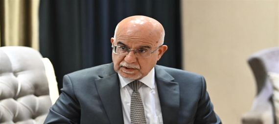 The Minister of Health directs the formation of a committee to issue regulations for granting licenses to bring foreigners to work in the medical professions