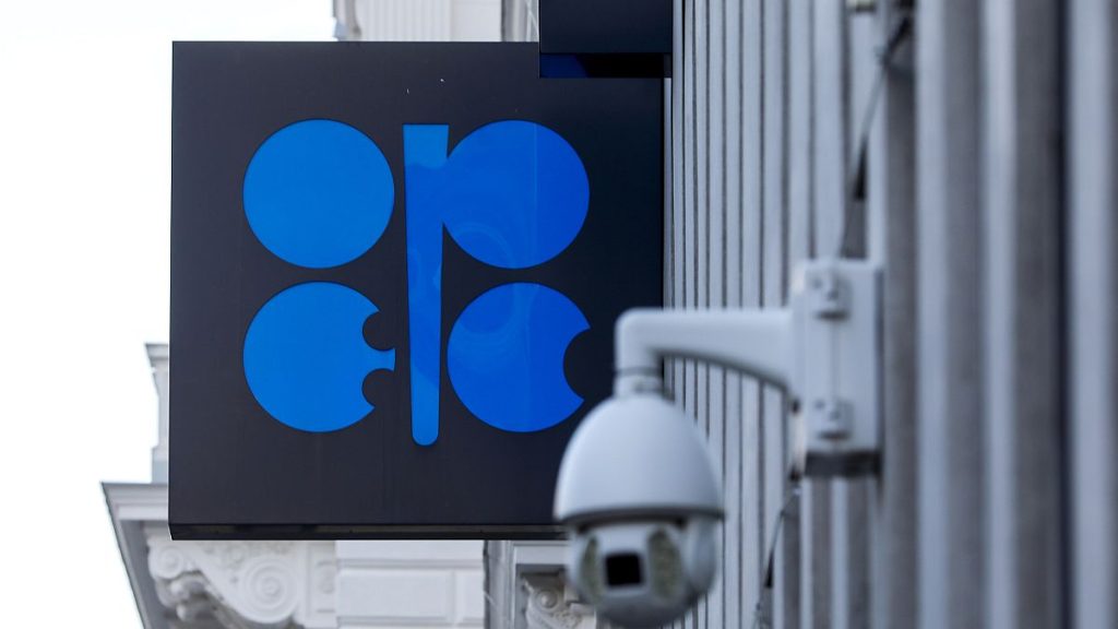 OPEC+ oil giants extend oil output cuts amid economic uncertainty