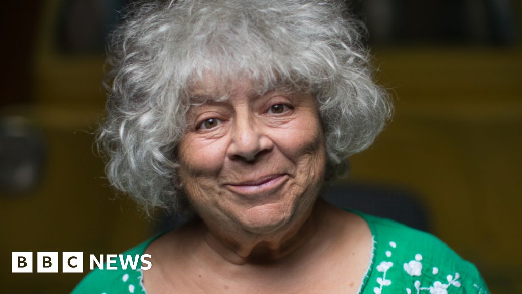Harry Potter: Is Miriam Margolyes right that adult fans should ‘grow up’?