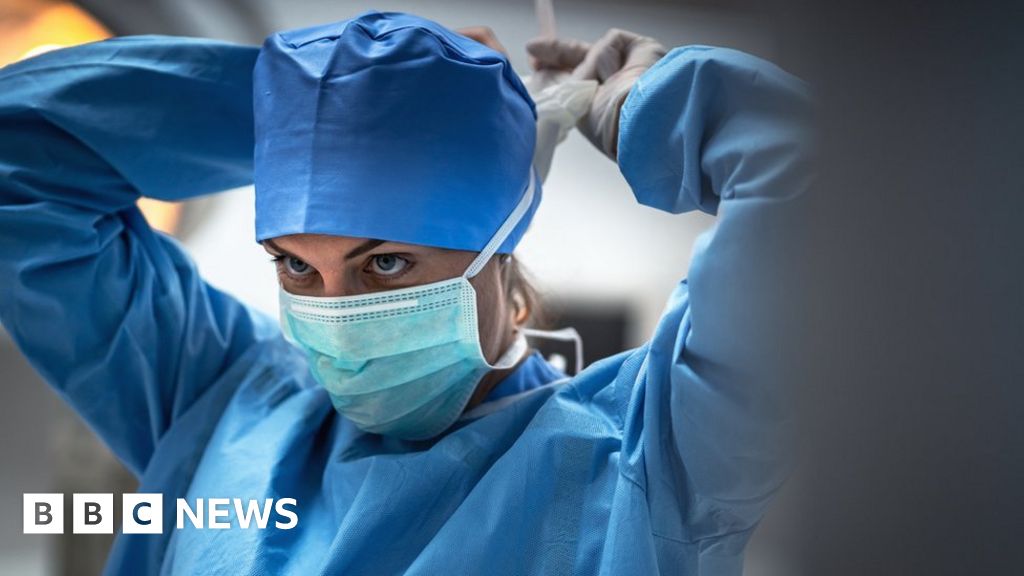 NHS Wales: Consultants and specialist doctors to strike