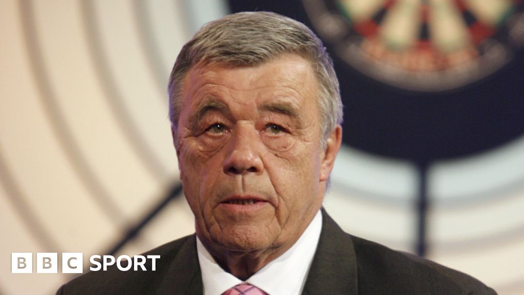 Tony Green: Darts commentator & Bullseye co-host dies aged 85