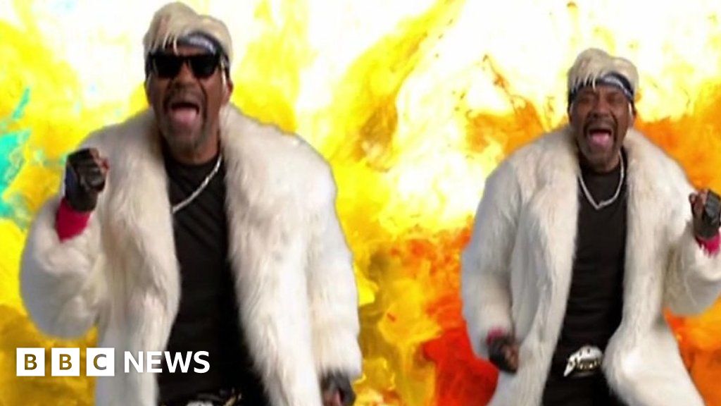 Watch: Lenny Henry says farewell to Comic Relief