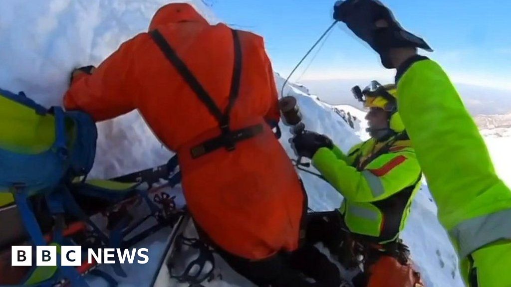 Climbers rescued from icy Italian mountain