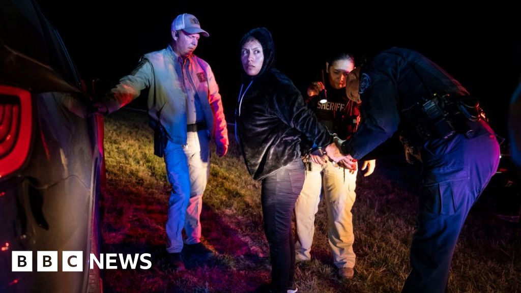 Supreme Court says Texas can arrest and jail migrants