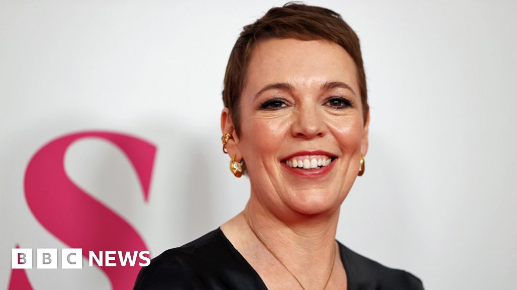 Olivia Colman: I'd be paid more if I was Oliver