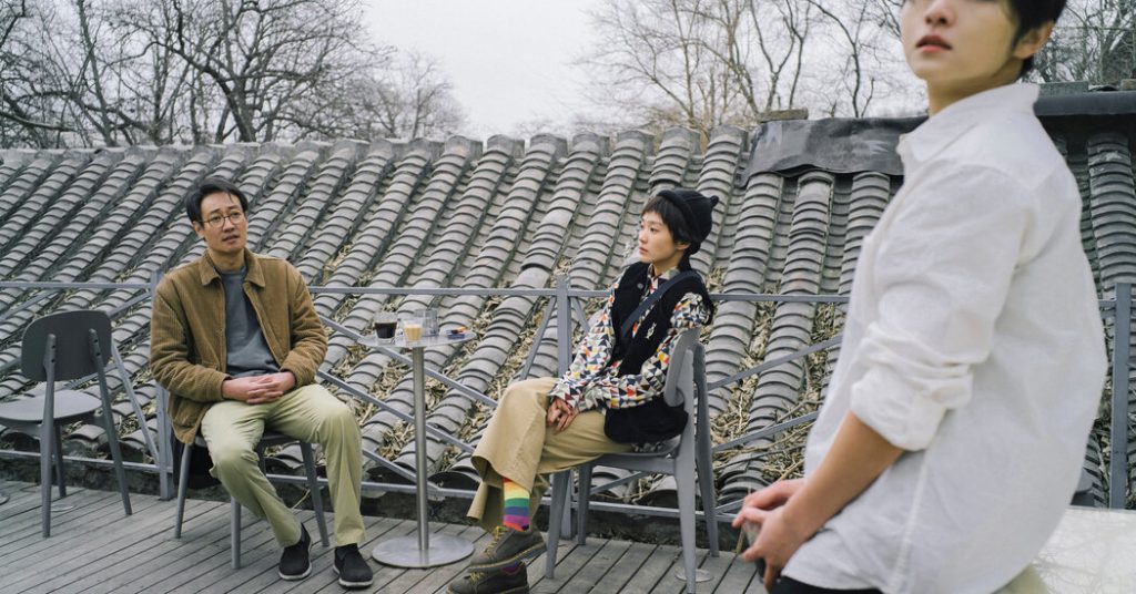 ‘The Shadowless Tower’ Review: Circling Regret in Old Beijing