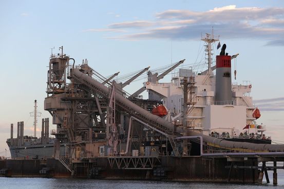 Alumina Signs Binding Agreement on $2.2 Billion Alcoa Takeover