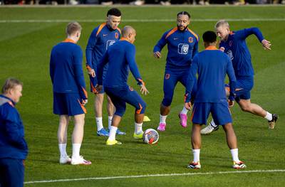 Live | The Dutch team is training against Scotland in preparation for the European Cup. Which 11 will Ronald Koeman choose?