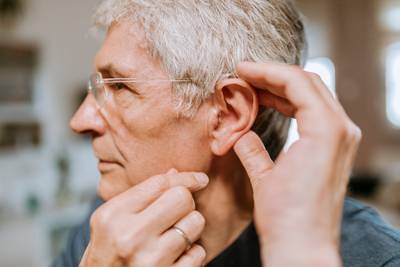 Hoor je iets minder? Gehoorapparaten zijn kleiner en zitten vol technische innovaties
