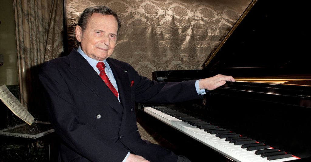 Byron Janis, Pianist of Romantic Passion, Dies at 95