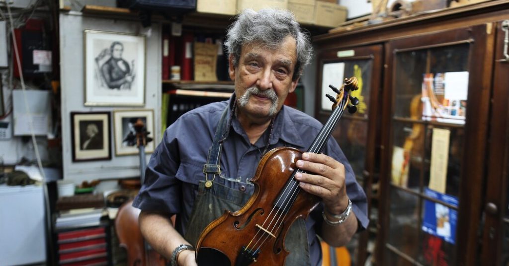 Amnon Weinstein, Who Restored Violins From the Holocaust, Dies at 84