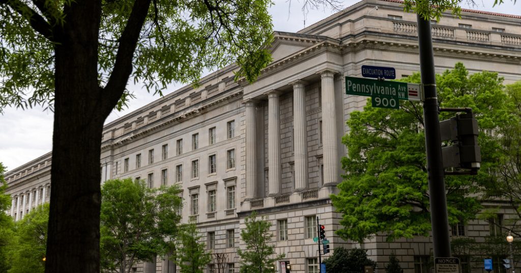 I.R.S. Stepping Up Efforts to Squash Fraud in Tax Credit Program