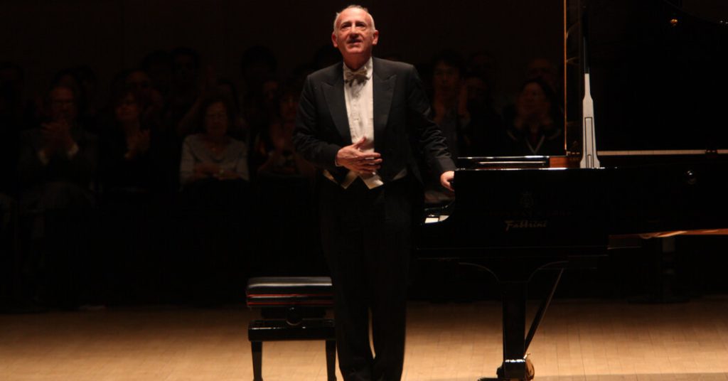 Maurizio Pollini, Celebrated Pianist Who Defined Modernism, Dies at 82