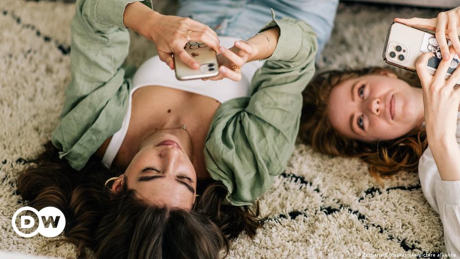 Will young voters boost the far-right AfD? – DW – 03/03/2024