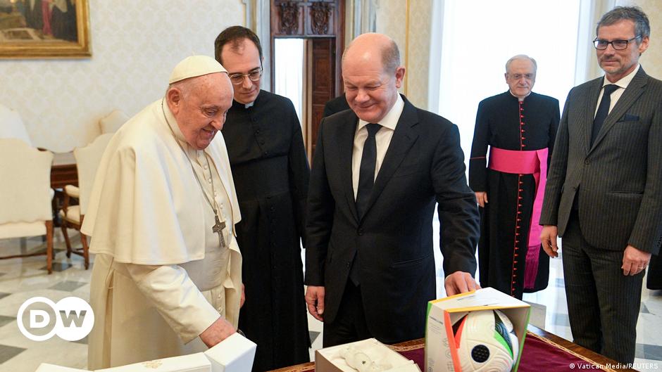 Germany’s Scholz meets Pope Francis at the Vatican – DW – 03/02/2024