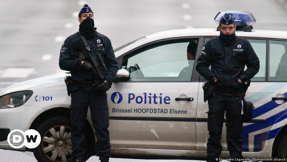 Police arrest 4 teens over alleged jihadi plot – DW – 03/03/2024