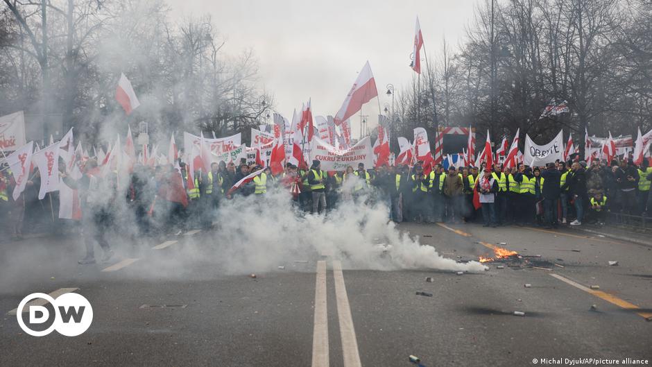 Clashes in Poland as farmers’ protests get more political – DW – 03/07/2024