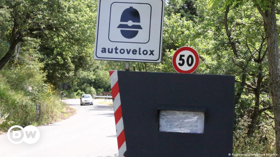 Italy to step sending speed camera photos over privacy – DW – 03/09/2024